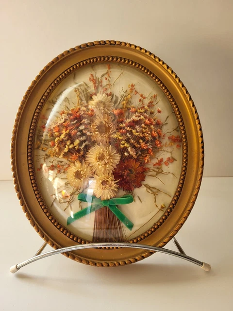 Ancien Cadre Fleurs Séchées Et Tissus