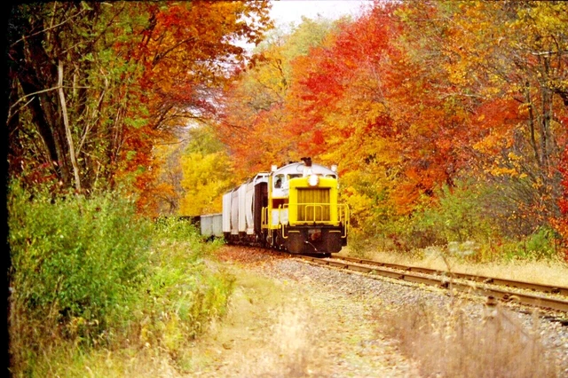 Kodachrome Original Slide North Shore EMD SW1 Diesel #446 (1997) #CC1443