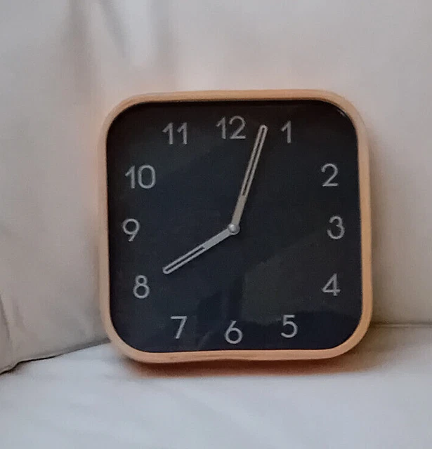 RELOJ DE PARED Mural IKEA Piro Johanna Jelinek Design Madera Haya