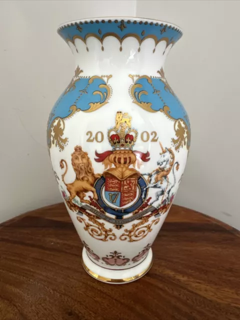 Royal Collection Trust Queen Elizabeth II Golden Jubilee cup Vase Fine China