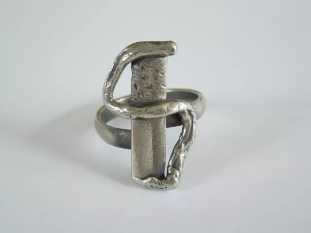 Abstrakter Modernist Ring aus unbekanntem Metall 5,5 g/Gr.59