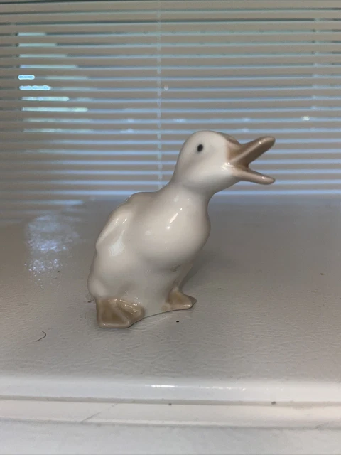 NAO Lladro Patito Atento Attentive Duckling Porcelain Figurine Daisa 1982 Spain