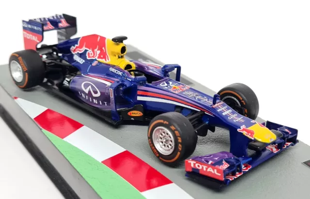 Atlas 1/43 - Red Bull RB9 2013 Sebastian Vettel modelo diecast coche F1