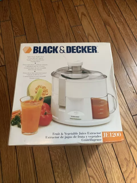 Black & Decker JE1200 Fruit and Vegetable Juice Extractor Open Box w/Shelf  Wear