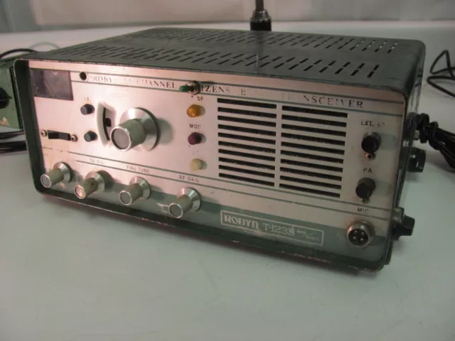 Vintage Robyn T-123B 23 Channel Citizens Band Mobile Transceiver CB Radio