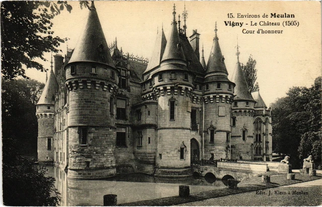 CPA Vigny Le Chateau, Court of Honour FRANCE (1330101)