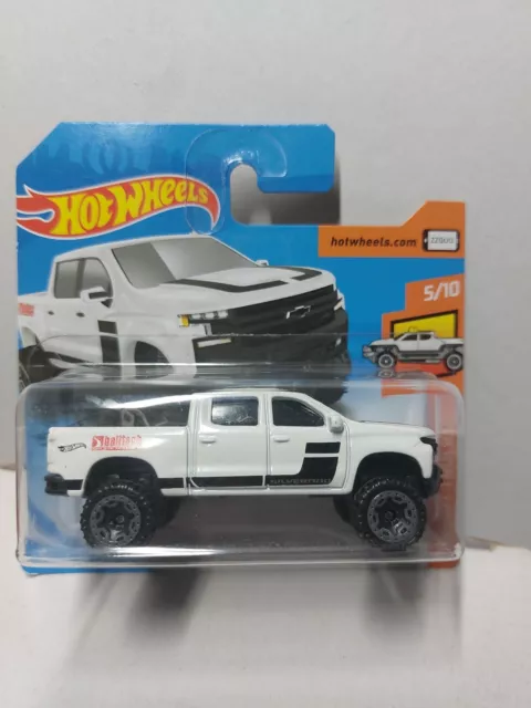 Hot Wheels Chevy Silverado Trail Boss LT 2019 - Échelle 1/64, Jaune, Série Mainline, Neuf