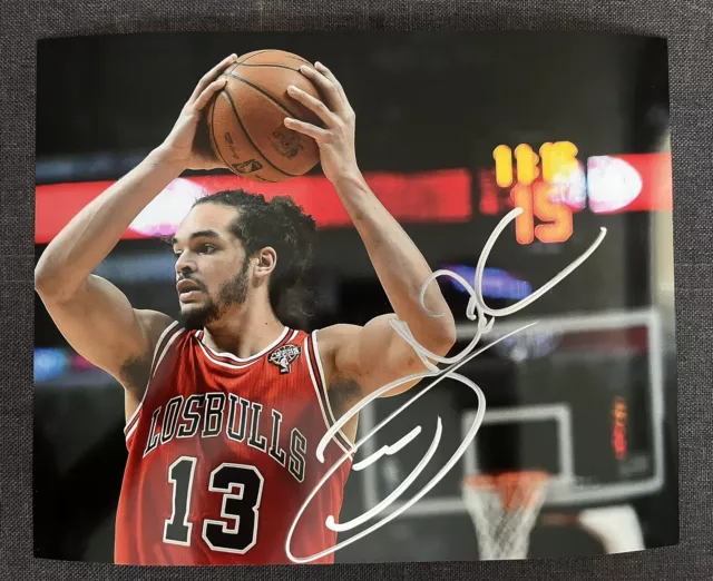 Joakim Noah Signed 8x10 Chicago Bulls Autograph Photo