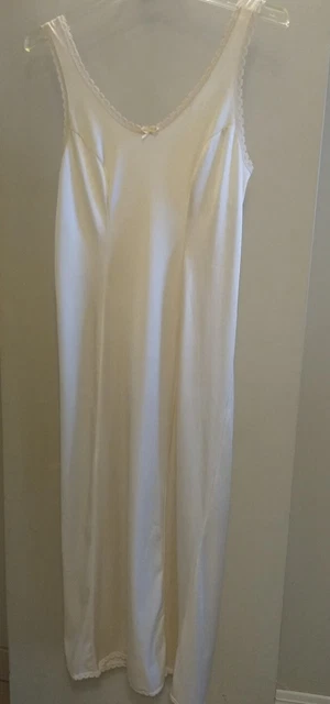Cabaret Size 36 Ivory Full Slip Nylon Lace Hem Lingerie