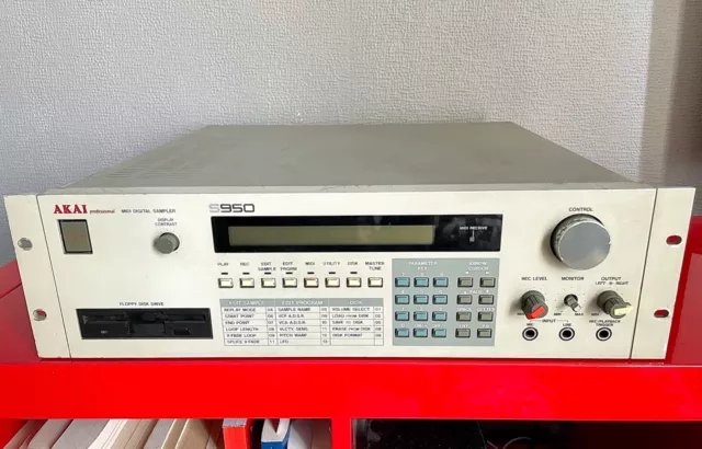 AKAI S950 Rare Classic 80's Vintage 12 bit LO-FI 2U Rack Sampler