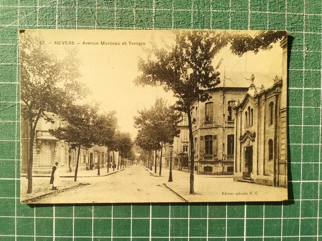 XH295 CPA circa 1938 Nevers - avenue Marceau et temple - animated