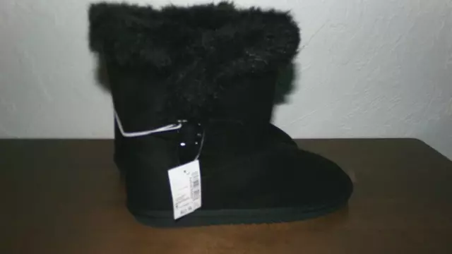 The Childrens Place Black Faux Fur Lined Black Boots Girls Size 6 NEW MFRP 42.94