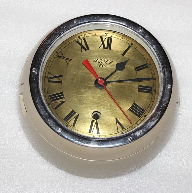 Horloge Russe En Fonte Kasli 1963 - Thème Football Soviétique, Dimensions 32x17x13 Cm, Vintage