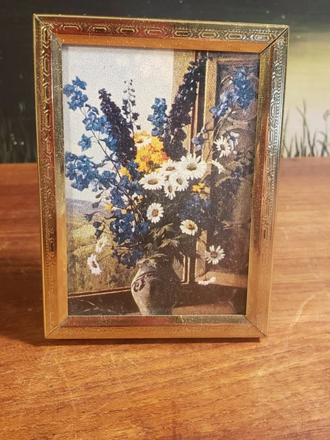 Vintage 2.5 by 3.5" Mid Century Ornate Gold Brass Tone Metal Photo Picture Frame