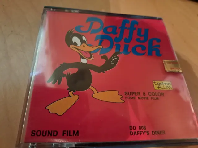 Daffy Duck - Daffys Diner Super 8 Colour Sound Cine Film 200Ft