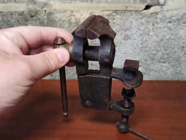 Vieux Petit étau De Bijoutier Avec Enclume - Outil Ancien En Fer Forgé, Style Napoléon III