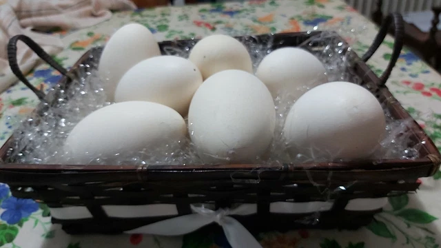 THUN Pasqua 2023, Centrotavola Con Coniglietto In Ceramica Decorata A