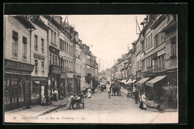 CPA Louviers, La Rue du Neubourg, vue de la rue