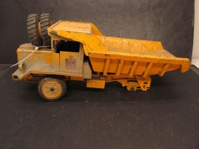 Ertl International Harvester Hydraulic Dump Truck Payhauler to Restore 19"