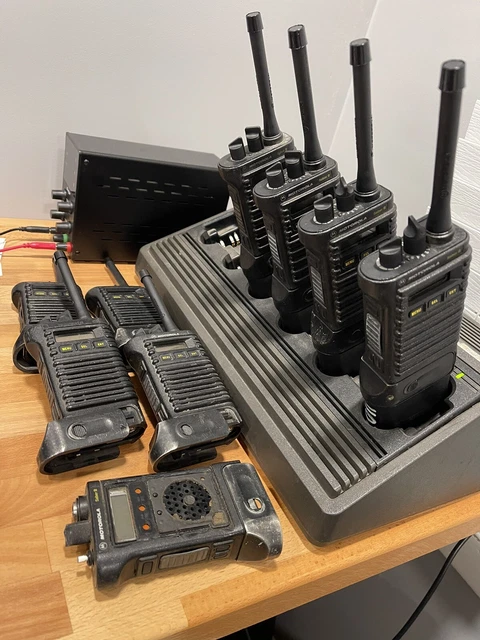 Lot of Motorola Saber 2 “R” Radios With 4 Working Batteries & Charger 440-470mhz Lot of Motorola Saber 2 “R” Radios With 4 Working Batteries & Charger 440-470mhz