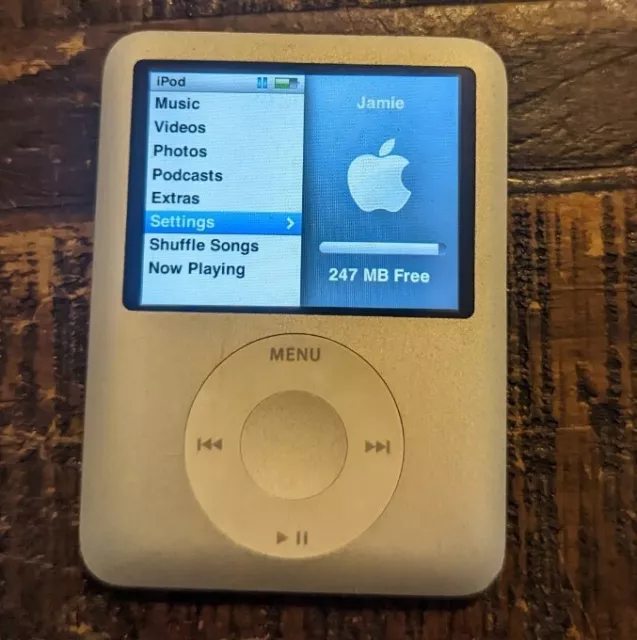 Genuine Apple iPod Nano 4GB - Silver - 3rd Generation Model A1236