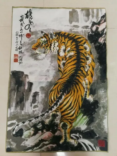 Exquisite Chinese Old Silk Embroidery painting "Look back Tiger“ Cloth Silk