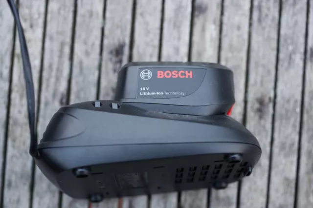 Bosch Ladegerät und Akku 18v