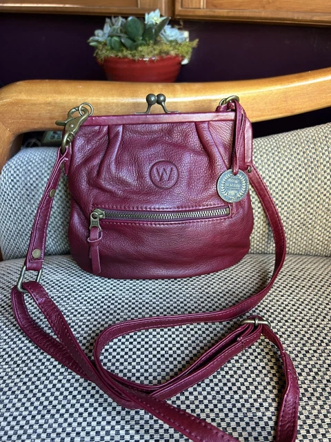 Wanderers Travel Co Red Leather Kiss lock Crossbody Purse Excellent!