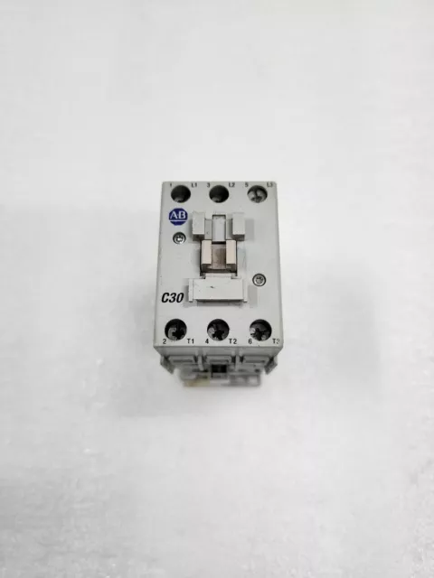 ALLEN BRADLEY 100-C30-00 Serie C Magnetico Contatore Tensione Bobina 24VAC