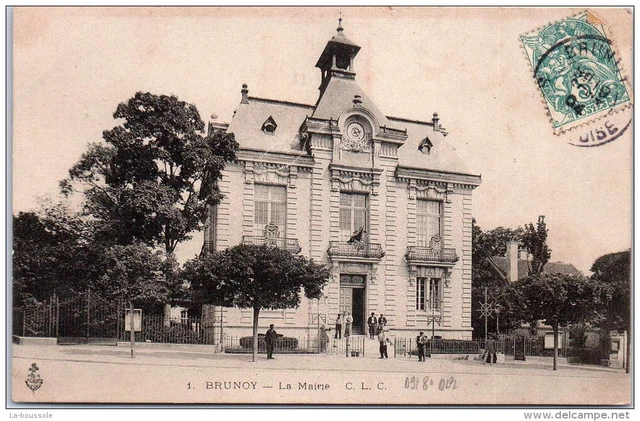 91 BRUNOY - vue de la mairie.