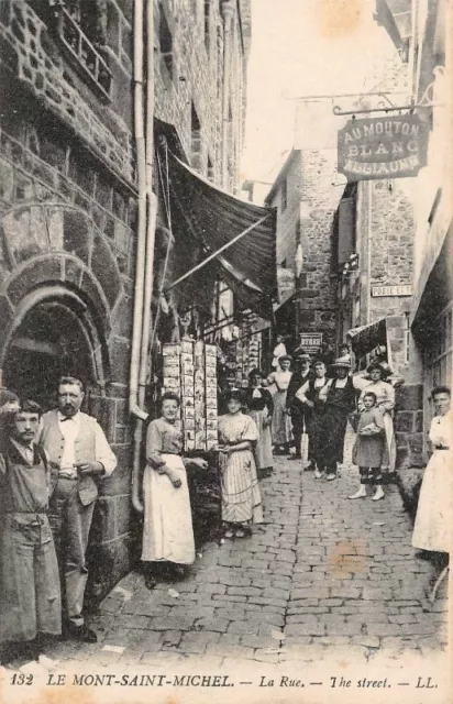 LE-MONT-SAINT-MICHEL  - la Rue - the street