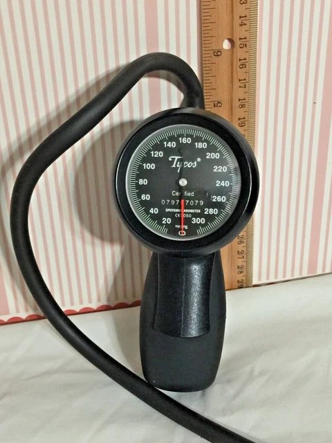 WELCH ALLYN Tycos Hand Aneroid Sphygmomanometer Gauge for  ADULT    (K22)