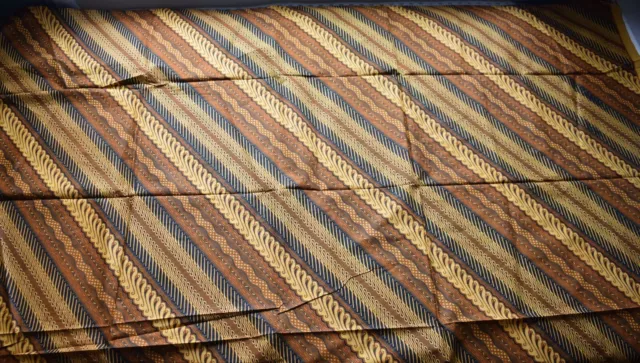 1230  Beautiful Indonesian Batik cotton sarong, 6000 Genes, diagonal stripes
