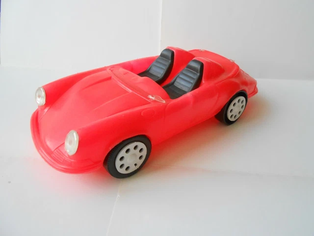 Voiture de course jaune et voiture de course bleue blanche Banque de
