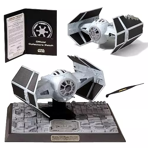 DARTH VADER TIE FIGHTER signature-series 1:38 with display-case Code3 Ltd 500