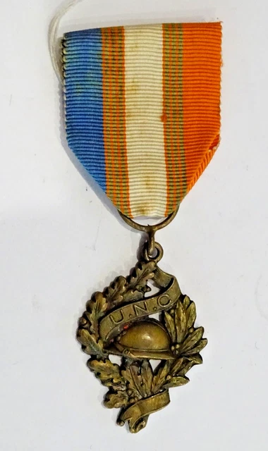 Militaria - MEDAILLE UNC UNION NATIONALE DES COMBATTANTS - graveur CHOBILLON PARIS