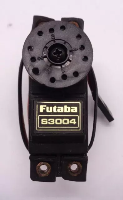 Futaba S3004 Servo Taglia Standard Con Corno In Buone Condizioni