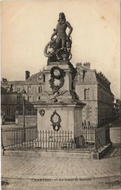 CPA AK Chartres La Statue de Marceau FRANCE (1179126)