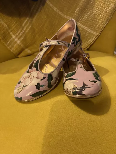 Ted Baker Girls Floral pink shoes with rose gold detail  uk size 1 rrp £39