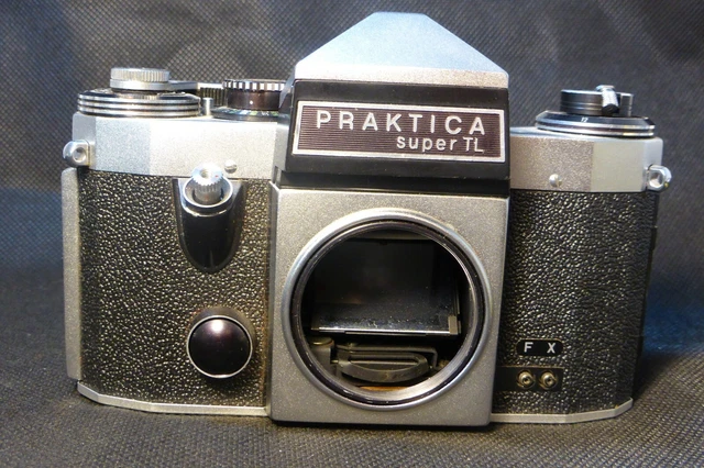 VEB PENTACON PRAKTICA Super TL 35mm SLR film camera body