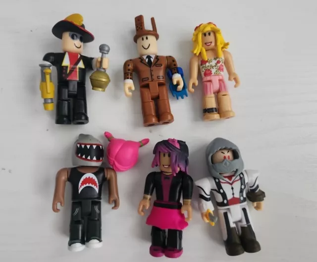 1FRC Roblox 3 Figure, NEW (NO CODE), Celebrity Series 2 Dragon Rage  Contestant