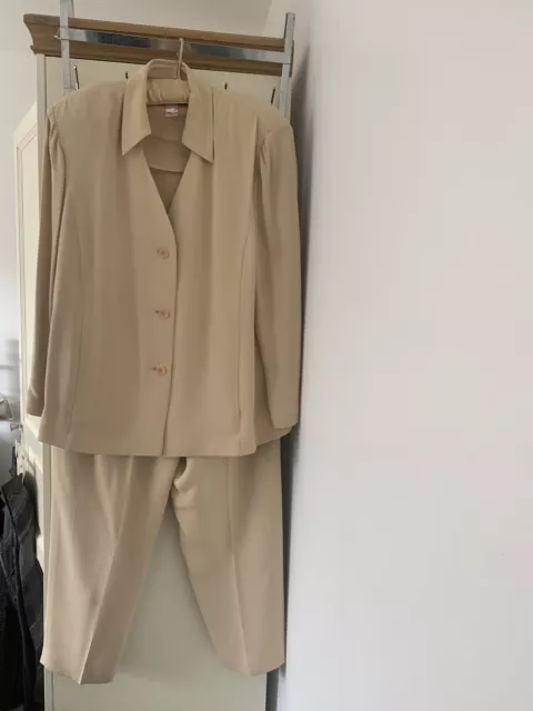 Ladies Liz Claiborne Beige Smart Silk Trouser Suit Size 14/16