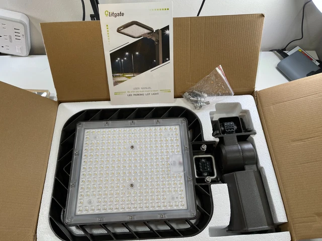 Glitgate 150W Parking Lot Light, 22500LM 5000K Adjustable Slip Fitter Mount Stre