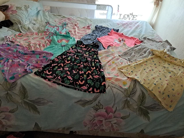 Large Bundle Of  Girls Summer  Clothes  Age 4/5