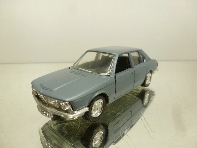 Norev 1:18 BMW M535i (E12) Année de construction 1980 Bleu clair métallique 183269 modèle