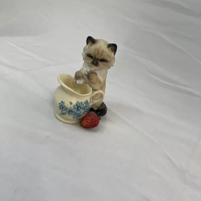 COUNTRY ARTISTS "Kitten with Creamer" CAT FIGURINE 02230