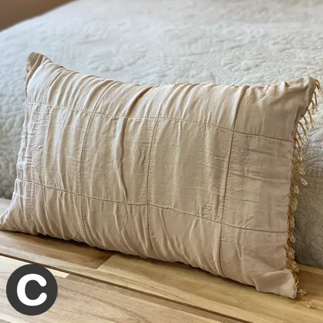 Lussuoso cuscino divano letto rettangolare beige neutro oro boudoir 30 cm x 45 cm