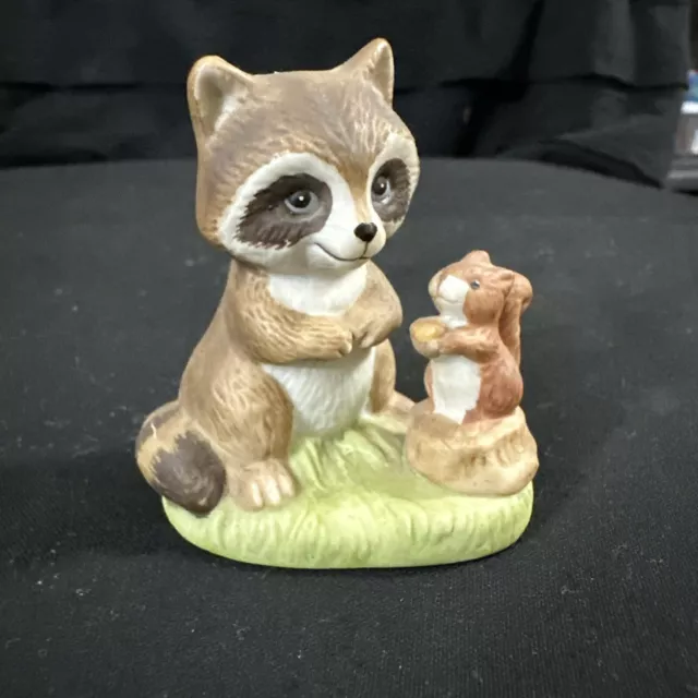 Raccoon Figurine Squirrel Anthropomorphic Homco 1418 vtg Home Interior Gift nut