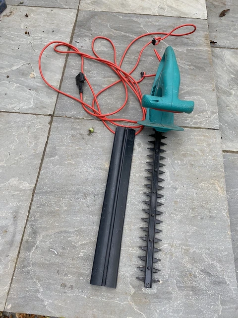 Image of Black & Decker GT250 hedge trimmer on Amazon website