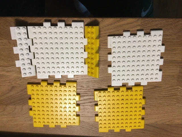 Mega Bloks Ritvik 4 Baseplates and 2 connectors yellow and white 
